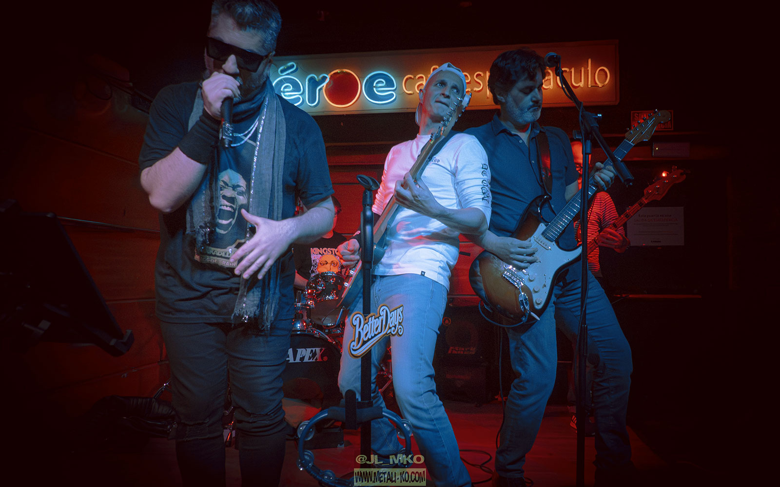 BetterDays sobre el escenario